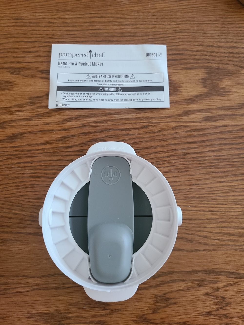 Pampered Chef Hand Pie & Pocket Maker NWOT